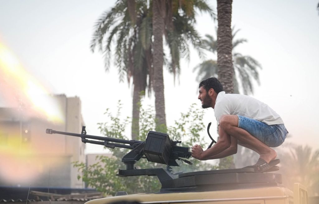 Γάμος ή πόλεμος: Με όπλα, όλμους και αντιαρματικά έγινε γαμήλια τελετή στην Λιβύη