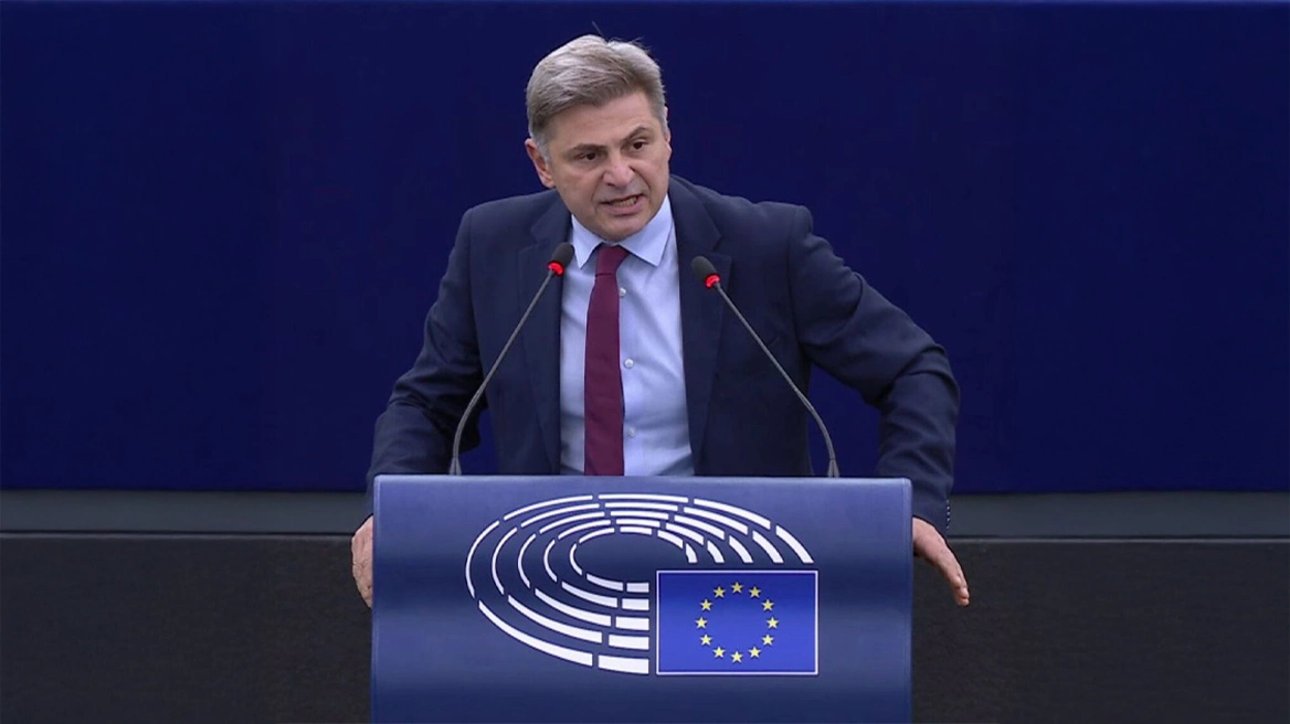 ΝΔ κατά Ν.Φαραντούρη: Μίλησε για «νονό εγκληματικής οργάνωσης» εννοώντας τον Μητσοτάκη