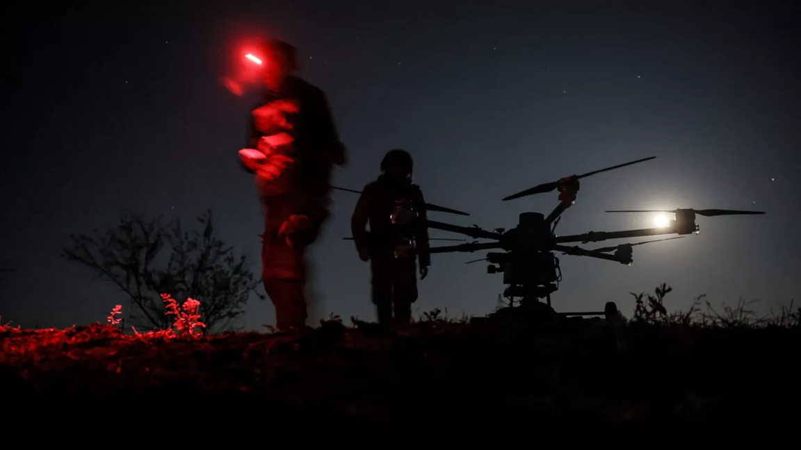 Μαζική ουκρανική επίθεση με drones στο αεροδρόμιο του Μιλλερόβο στο Ροστόφ της Ρωσίας (βίντεο)