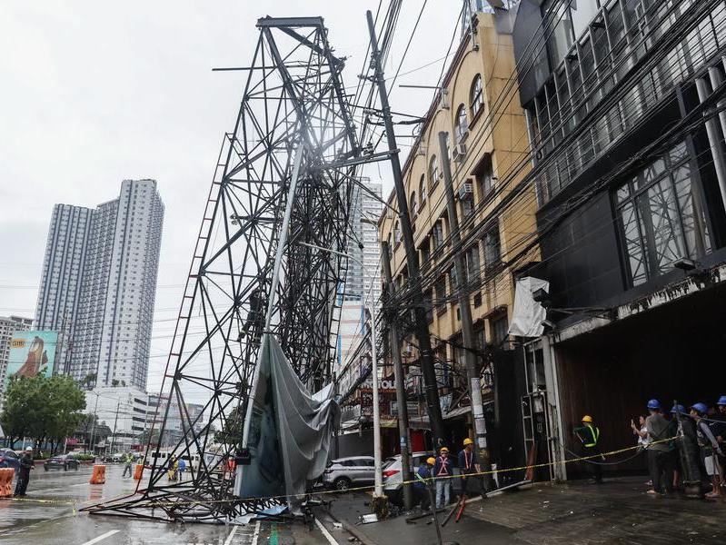 Τυφώνας Wipha: Κόκκινος συναγερμός στο Χονγκ Κονγκ για ανέμους 118 χιλιομέτρων (βίντεο)