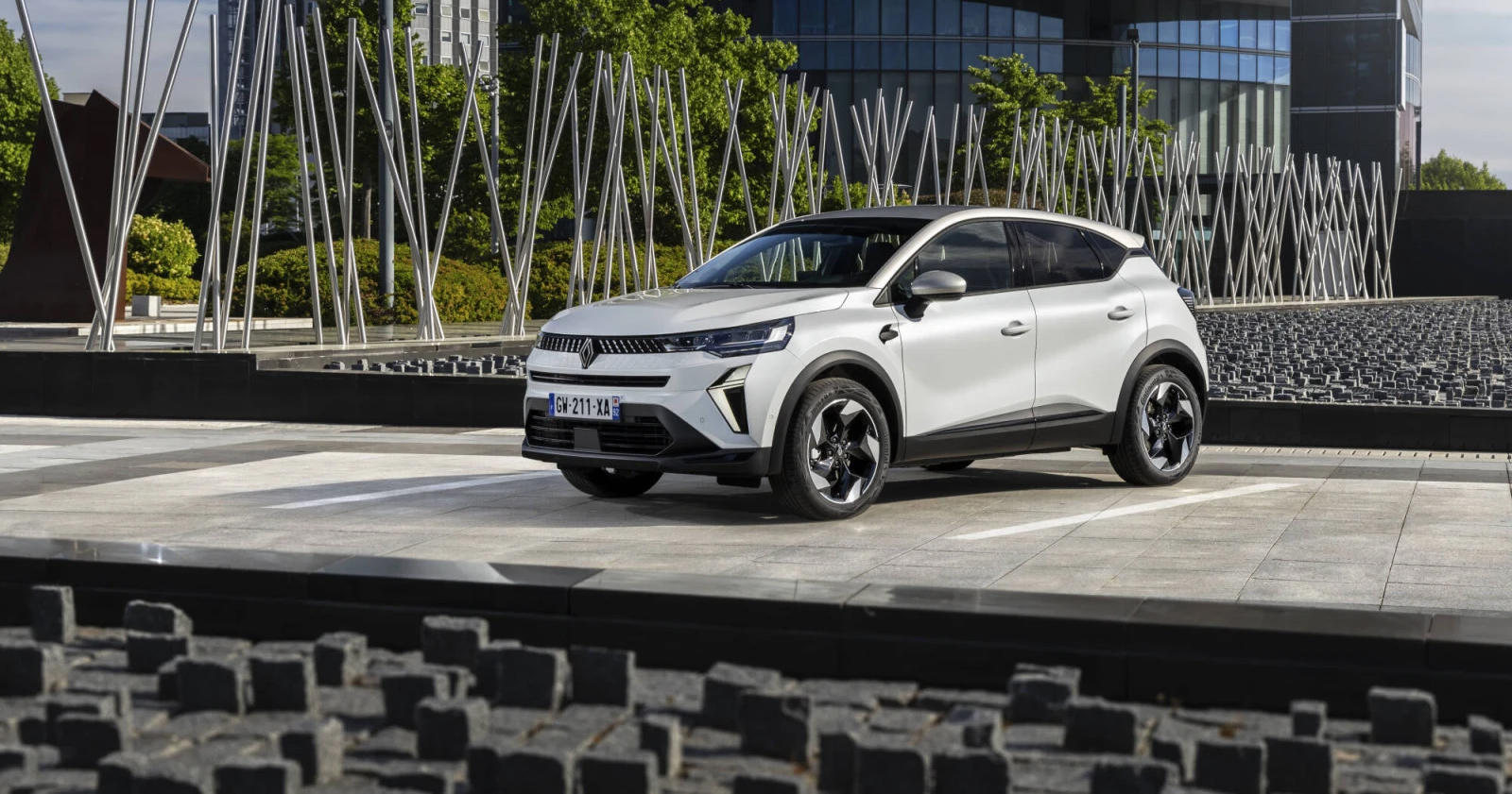 Νέα τιμή και όφελος έως €2.000 για το Renault Captur E-Tech