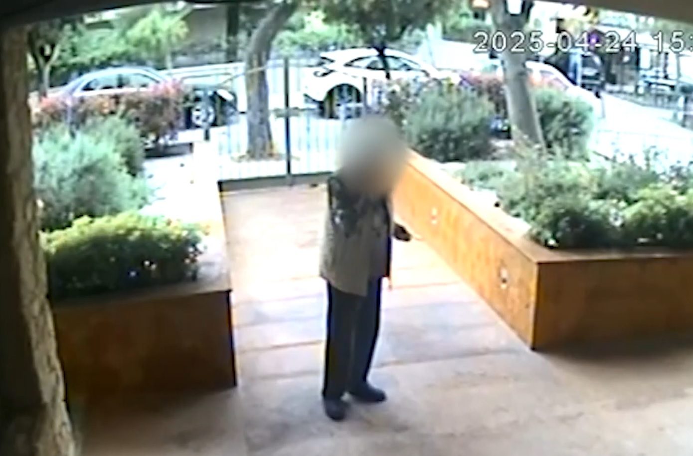 Βίντεο ντοκουμέντο από τη δράση της συμμορίας «λογιστών» που ξάφριζαν ηλικιωμένους – Πώς τους εξαπατούσαν