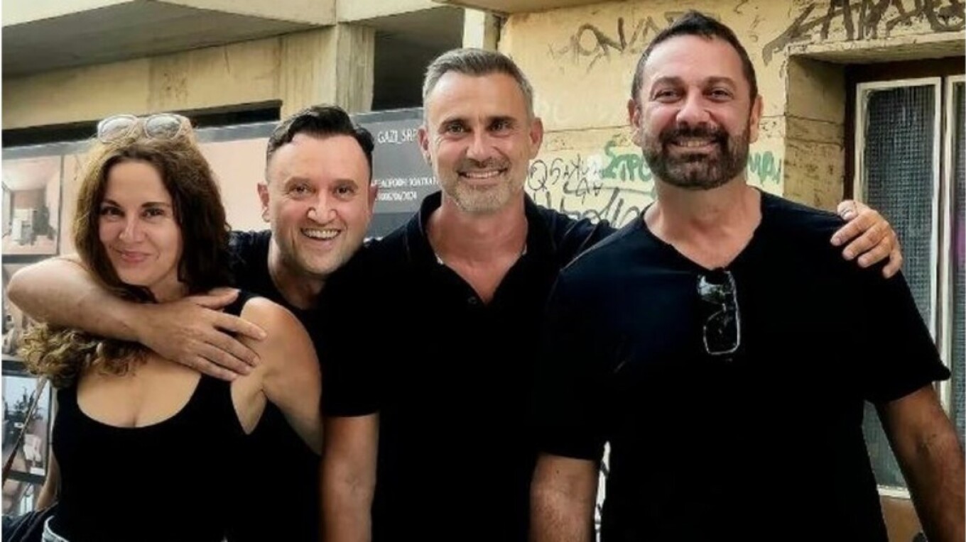 «Θύελλα» αντιδράσεων για την χαμογελαστή φωτογραφία του «Παρά Πέντε» στην κηδεία του Γ.Μιχελή – «Πόση αναισθησία;»