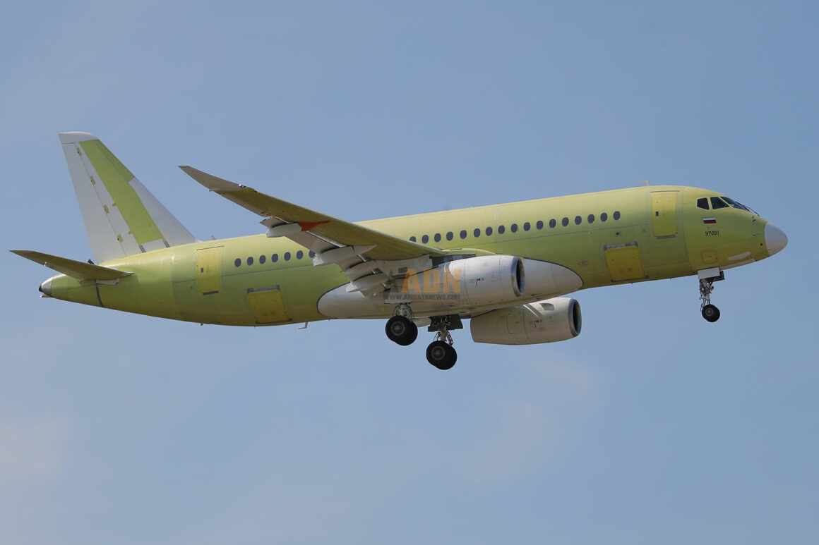 Ρωσικό SJ-100 ολοκλήρωσε με επιτυχία πτήση 9 ωρών χρησιμοποιώντας 100% εγχώρια εξαρτήματα!