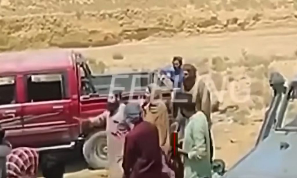 Άγρια δολοφονία στο Πακιστάν: Σκότωσαν ζευγάρι καθώς παντρεύτηκε χωρίς την άδεια των γονιών τους (σκληρές εικόνες)