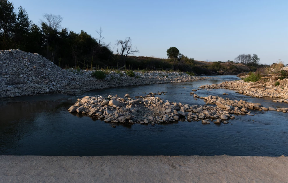 Θεσσαλία: Στερεύει ο Πηνειός – Έντονη ανησυχία λόγω της λειψυδρίας (φωτο)