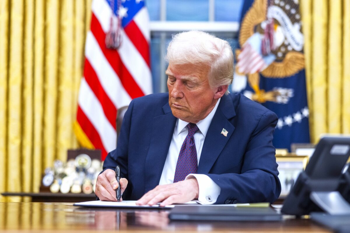 Ο Ντόναλντ Τραμπ ανακοίνωσε δασμούς 19% στις εισαγωγές από τις Φιλιππίνες