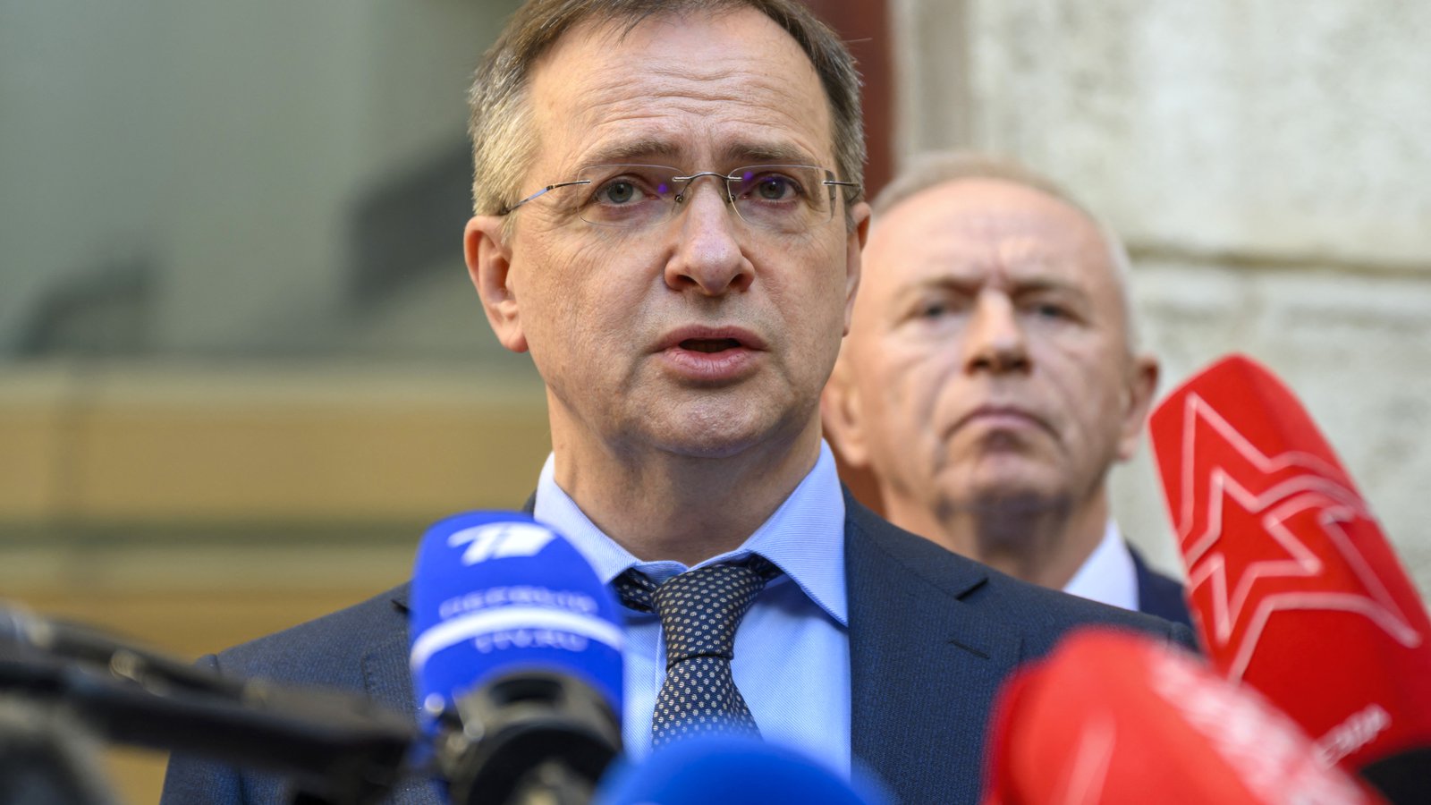 Β.Μεντίνσκι: «Προτείναμε στην ουκρανική πλευρά παύσεις εχθροπραξιών για 24 έως 48 ώρες στην πρώτη γραμμή των μαχών»