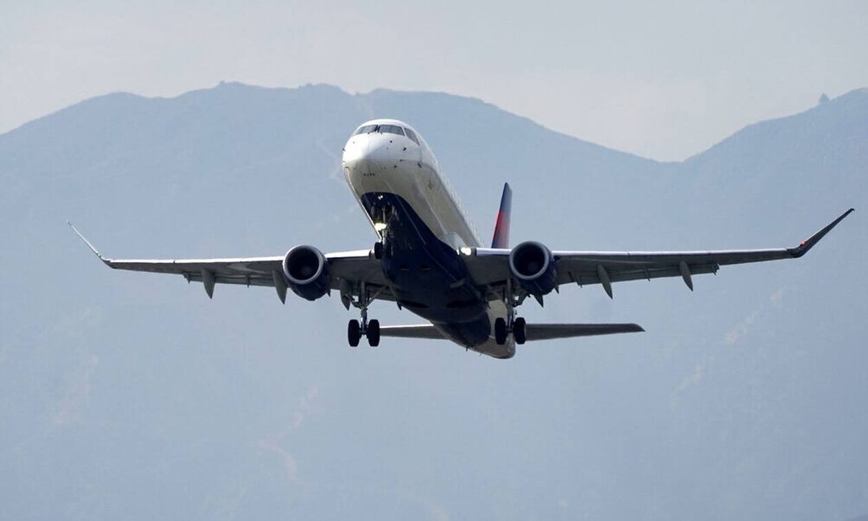 Αμερικανός πιλότος αποκαλύπτει: Αυτή είναι η καλύτερη στιγμή να ταξιδέψετε αν αγχώνεστε στις πτήσεις (βίντεο)