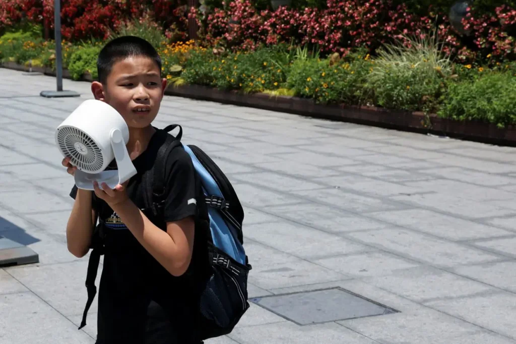 Σε επίπεδα ρεκόρ η θερμοκρασία στην Κίνα – Οι Αρχές καλούν τους πολίτες να προστατευθούν από τον καύσωνα