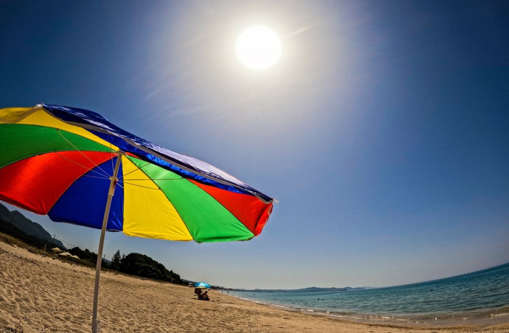 Οι περιοχές που «ψήθηκαν»: Σαρώνει ο καύσωνας την χώρα – Οι υψηλότερες θερμοκρασίες