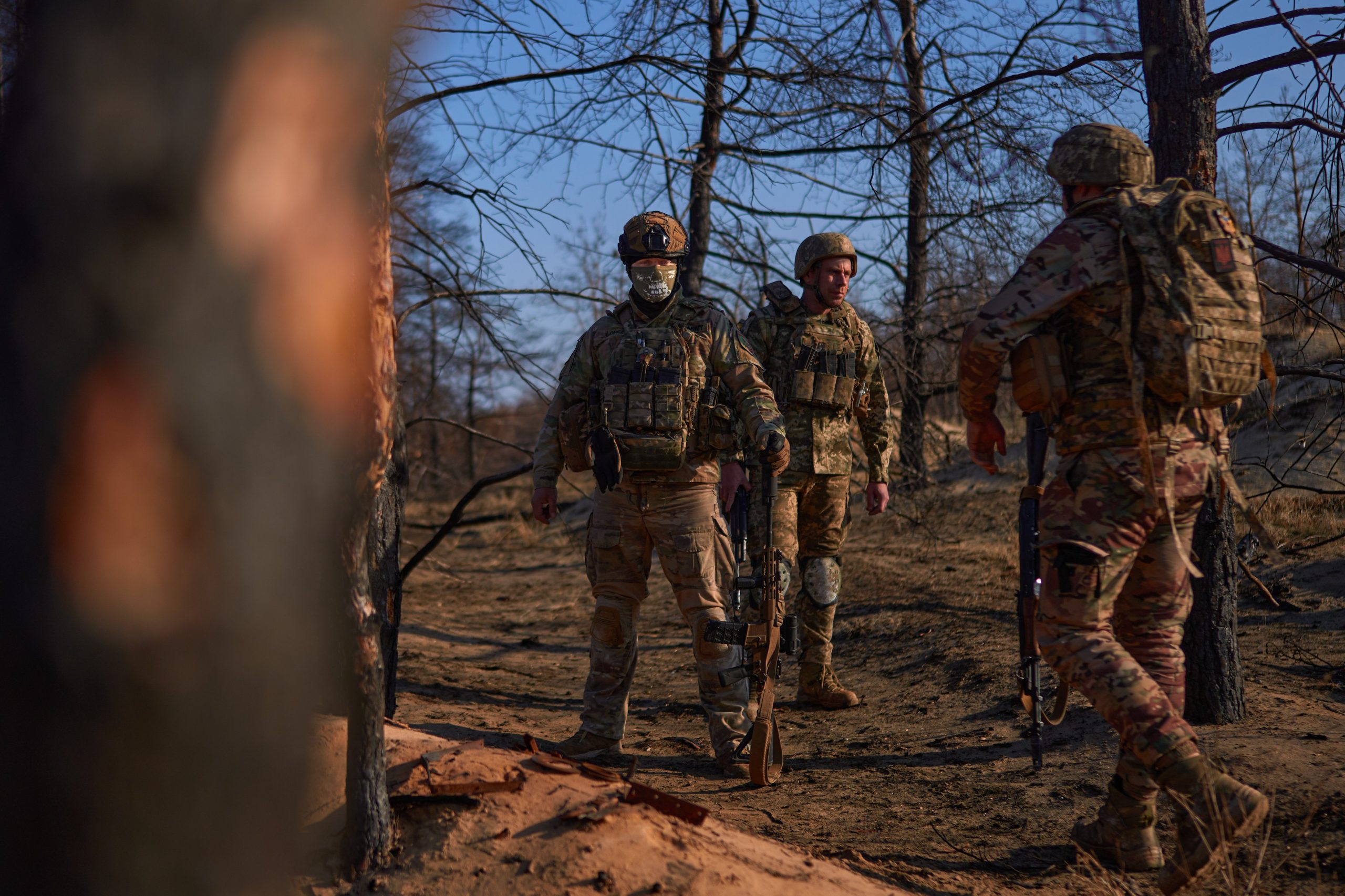 Με τρεις FAB-500 οι Ρώσοι διέλυσαν κτήρια και αποθήκες οπλισμού των ουκρανικών ειδικών δυνάμεων (βίντεο)