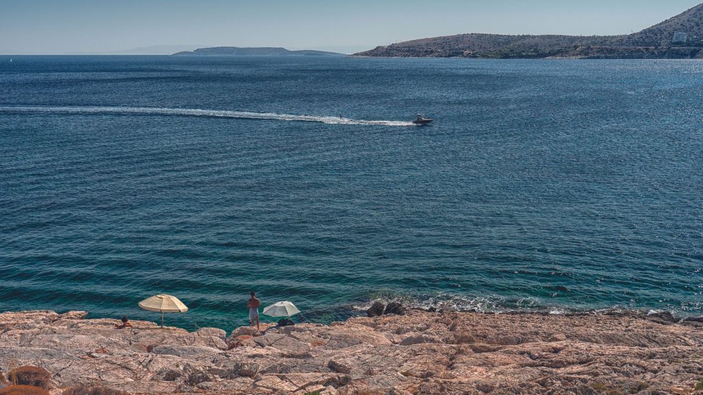 Χαλκιδική: Κατασχέθηκαν πετσέτες, ομπρέλες και ξαπλώστρες από ελεύθερες παραλίες