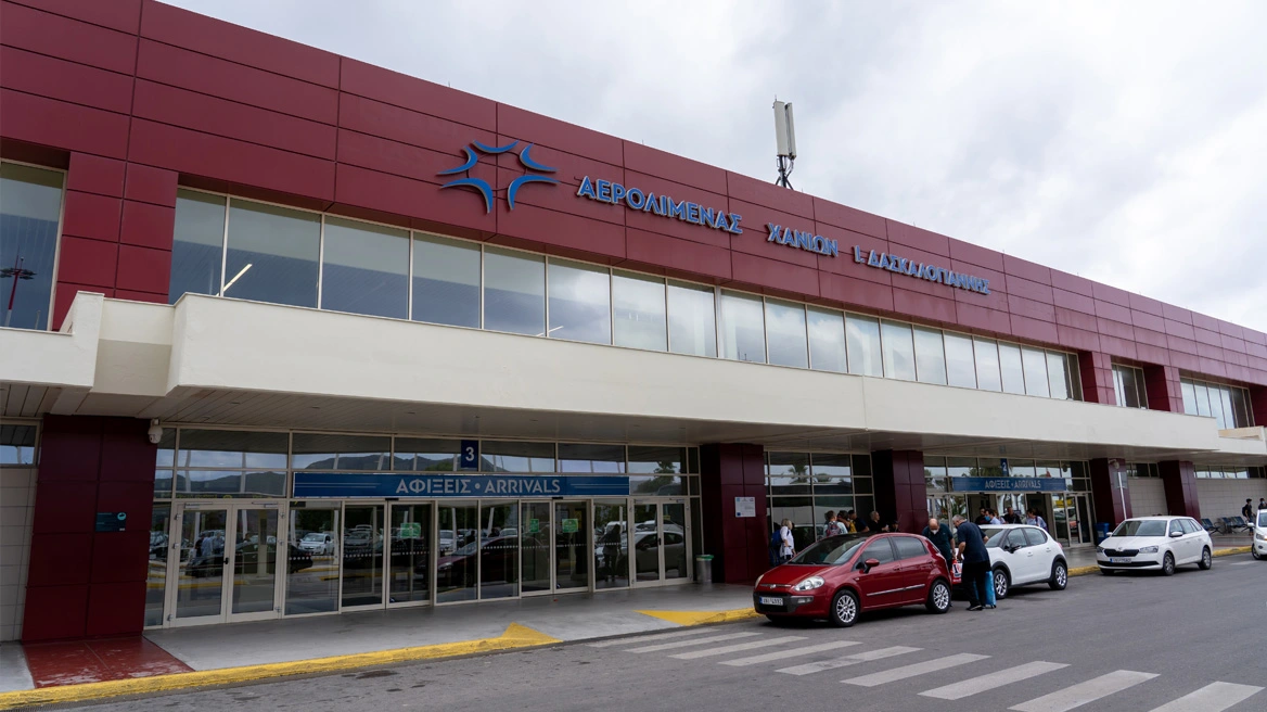 Πιάστηκαν στα χέρια οδηγός ταξί και τουρίστας στο Αεροδρόμιο των Χανίων! (βίντεο)