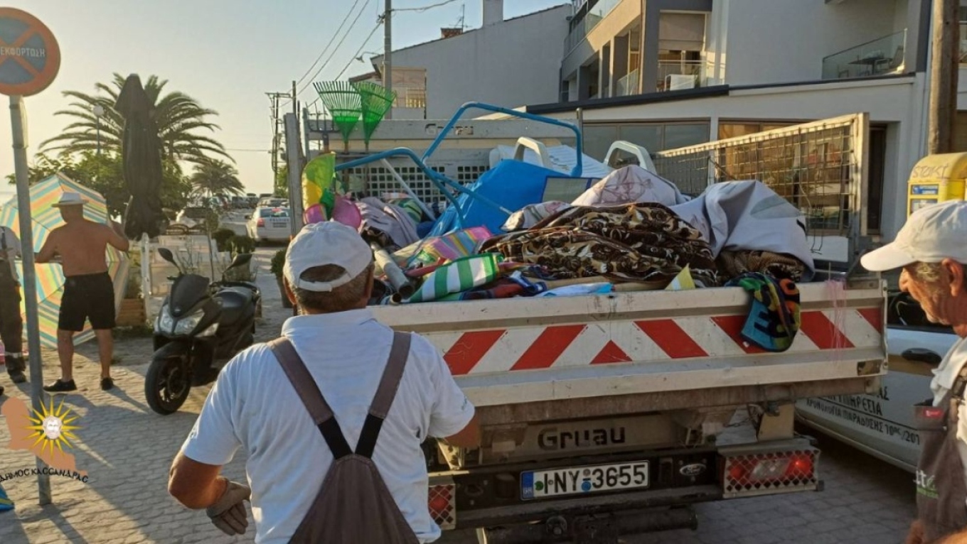 Κτηματική και αστυνομία ξηλώνουν αυθαίρετες κατασκευές στην Χαλκιδική