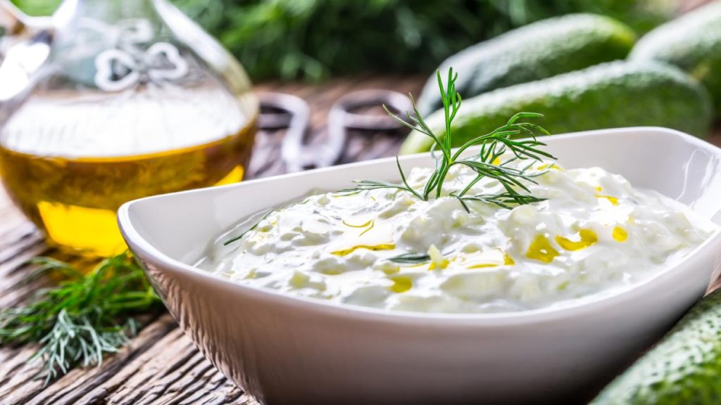 Τζατζίκι: Tέσσερα οφέλη του για την υγεία μας