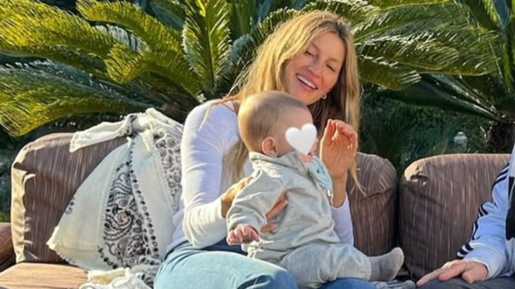 Η Ζιζέλ έγινε 45 ετών και το γιόρτασε με τον γιο της – Δείτε φωτογραφίες