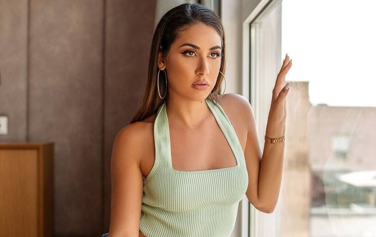 Στη Μύκονο η Έλενα Κρεμλίδου: Ο χορός με μικροσκοπικό μπικίνι που «μαγνήτισε» τα βλέμματα (βίντεο)