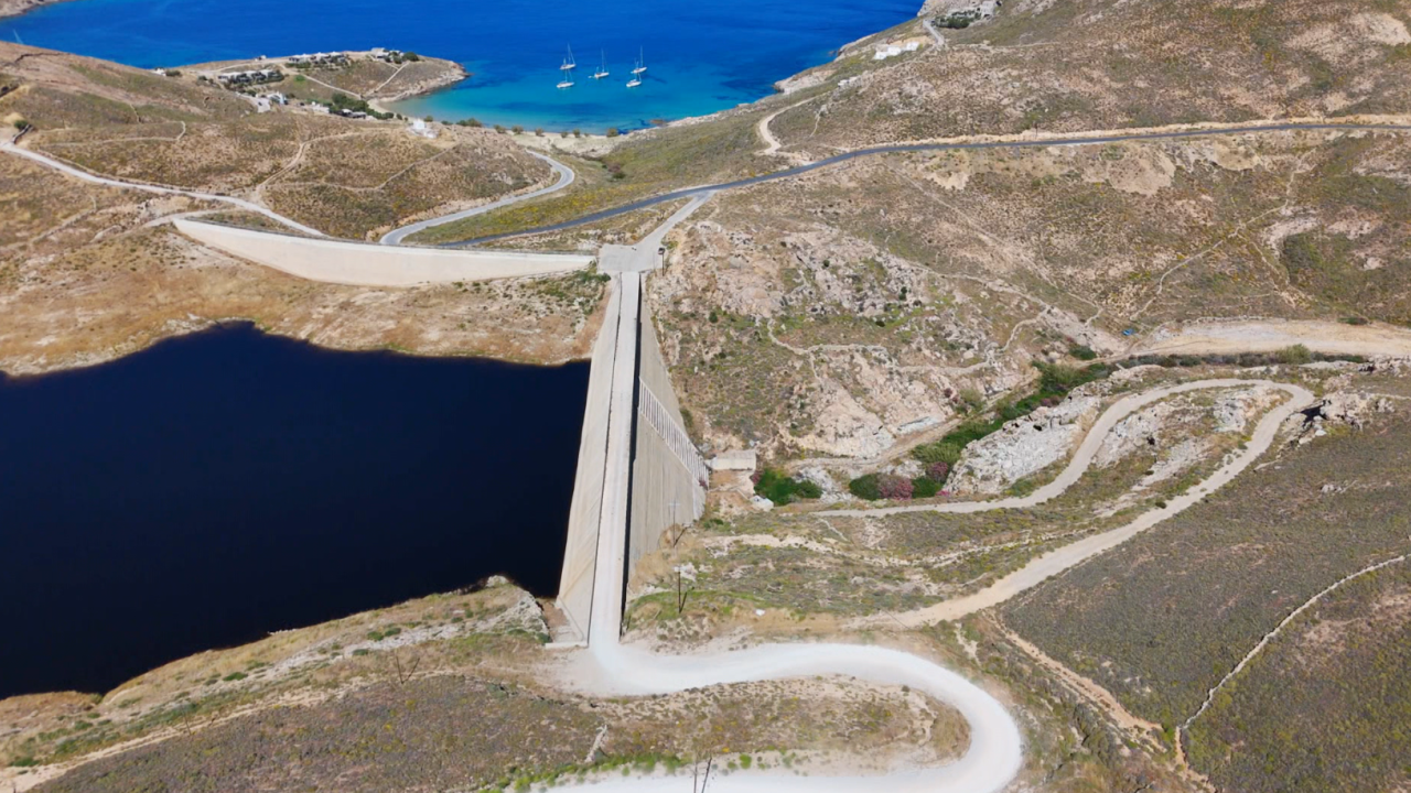 Τραγωδία στη Σέριφο: 22χρονος βρέθηκε νεκρός σε χαράδρα πίσω από το φράγμα