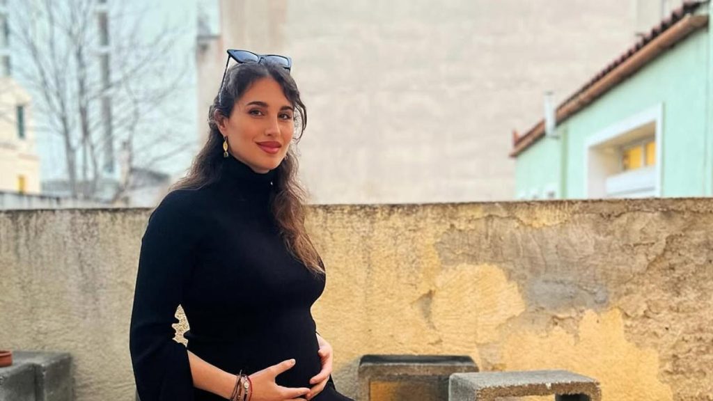 Π.Βουλγαράκη: Πόζαρε με μπικίνι στην παραλία και οι θαυμαστές της την αποθέωσαν (φωτο)