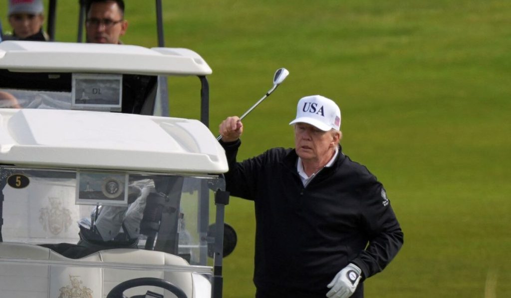 Ν.Τραμπ σε Ευρώπη: «Σταματήστε τις ανεμογεννήτριες, καταστρέφετε τα τοπία σας και σκοτώνετε τα πουλιά»