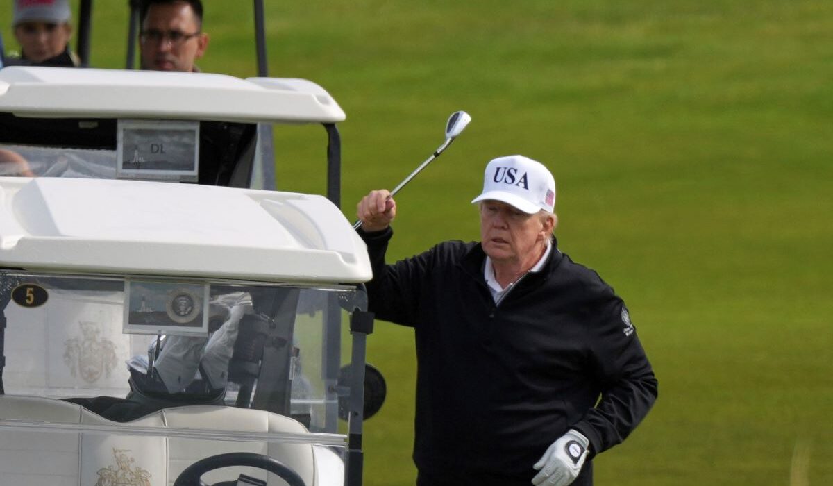 Ν.Τραμπ σε Ευρώπη: «Σταματήστε τις ανεμογεννήτριες, καταστρέφετε τα τοπία σας και σκοτώνετε τα πουλιά»