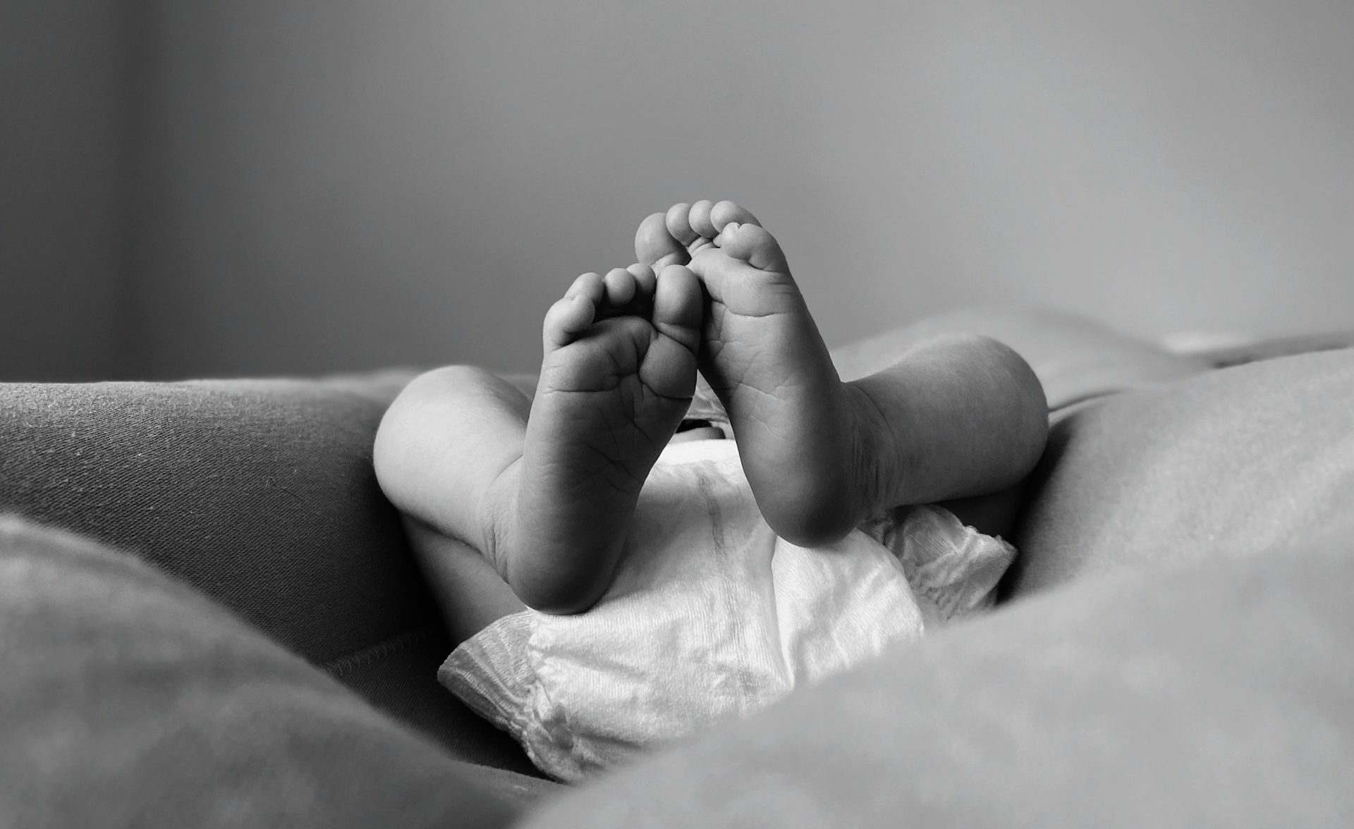 Ηράκλειο: «Προσπαθούσαν 45 λεπτά να επαναφέρουν το παιδάκι μας» λέει ο παππούς του βρέφους που πνίγηκε από σουβλάκι