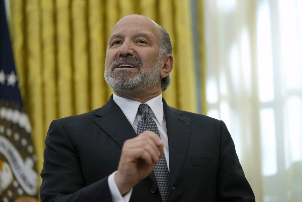 Υπουργός Εμπορίου ΗΠΑ: «Η ΕΕ πρέπει να ανοίξει τις αγορές της για να πετύχει μια συμφωνία χαμηλότερων δασμών»