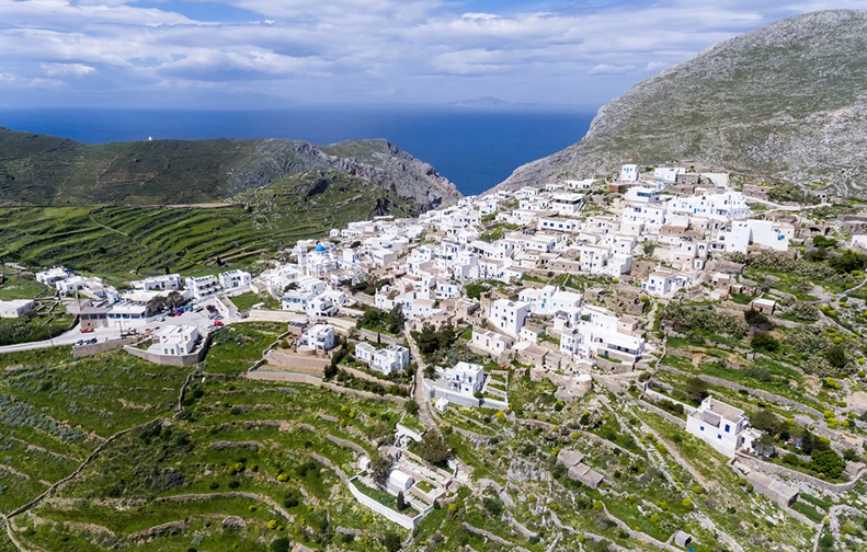Θολάρια: Το χωριό στην Αμοργό που θα σας «κλέψει» την καρδιά με την μοναδική ομορφιά του (φώτο)