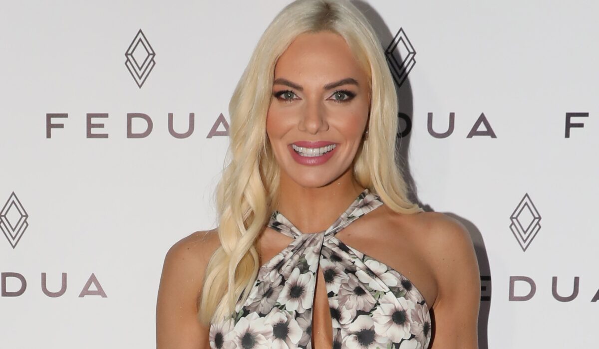 Ι.Μαλέσκου: Πόζαρε με μπικίνι και αποθεώθηκε για τους καλλίγραμμους κοιλιακούς της (φωτο)