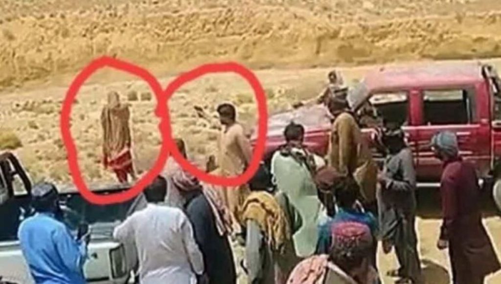 Σάλος στο Πακιστάν με βίντεο από την εκτέλεση εξωσυζυγικού ζεύγους – Τους πυροβόλησε ο αδελφός της γυναίκας
