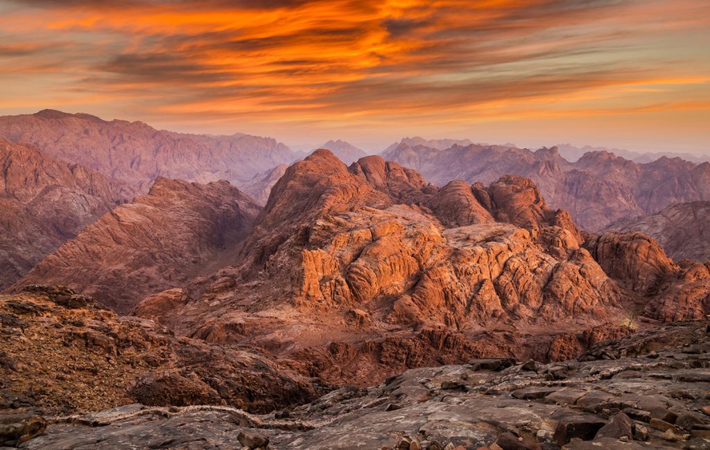 Ερευνητές εντόπισαν μυστηριώδη επιγραφή στο Σινά: Φέρεται να επιβεβαιώνει το βιβλίο της Εξόδου