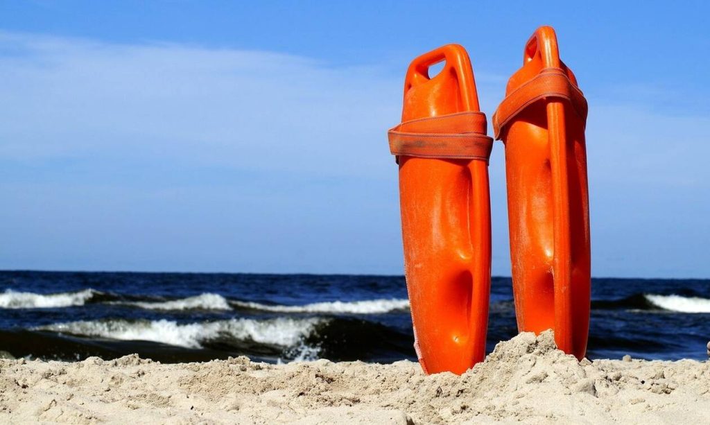 Δείτε τι πρέπει να κάνετε σε περίπτωση που δείτε κάποιον να πνίγεται στη θάλασσα