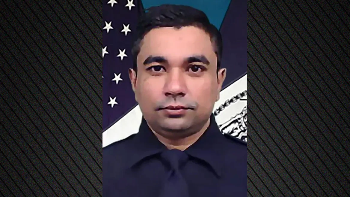 Νέα Υόρκη: Αυτός είναι ο αστυνομικός που σκοτώθηκε προστατεύοντας πολίτες κατά την επίθεση σε ουρανοξύστη