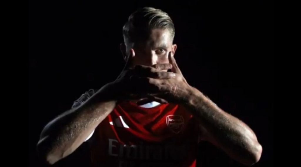 Άρσεναλ: Παράνοια στο Λονδίνο για τον Β.Γιόκερες – Ρεκόρ πωλήσεων στις φανέλες του νεοαποκτηθέντος Σουηδού φορ