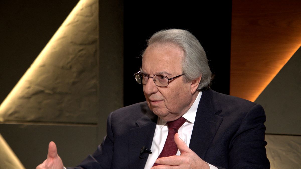 Ο Γ.Μπαμπινιώτης «έστρεψε το βλέμμα» του στην Τούνη και τους άλλους influencers: Πώς λέγονται στα ελληνικά