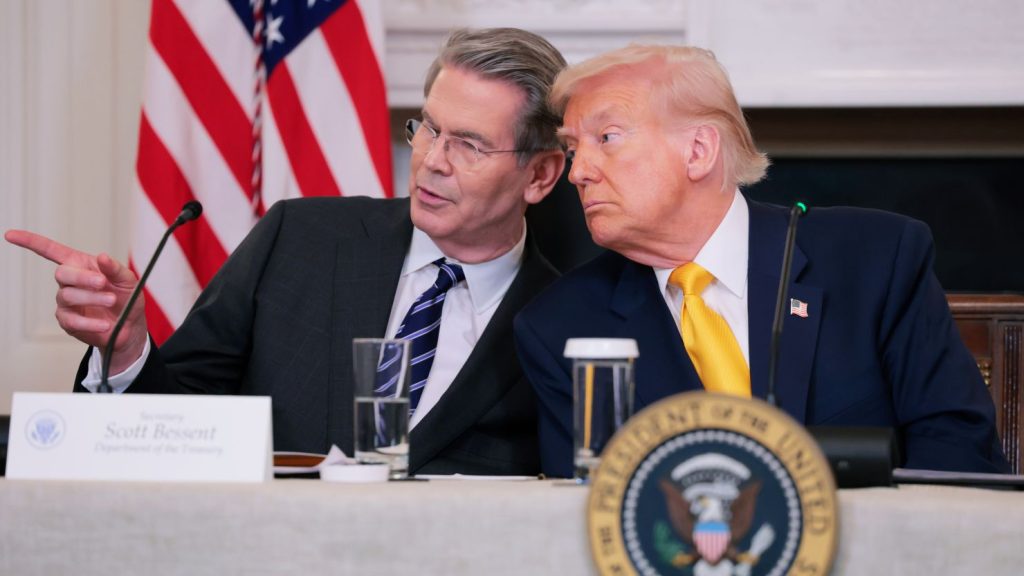 Σκοτ Μπέσεντ: «Καμία συμφωνία για τους δασμούς στην Κίνα μέχρι να πει ναι ο Τραμπ» τόνισε ο Αμερικανός ΥΠΟΙΚ