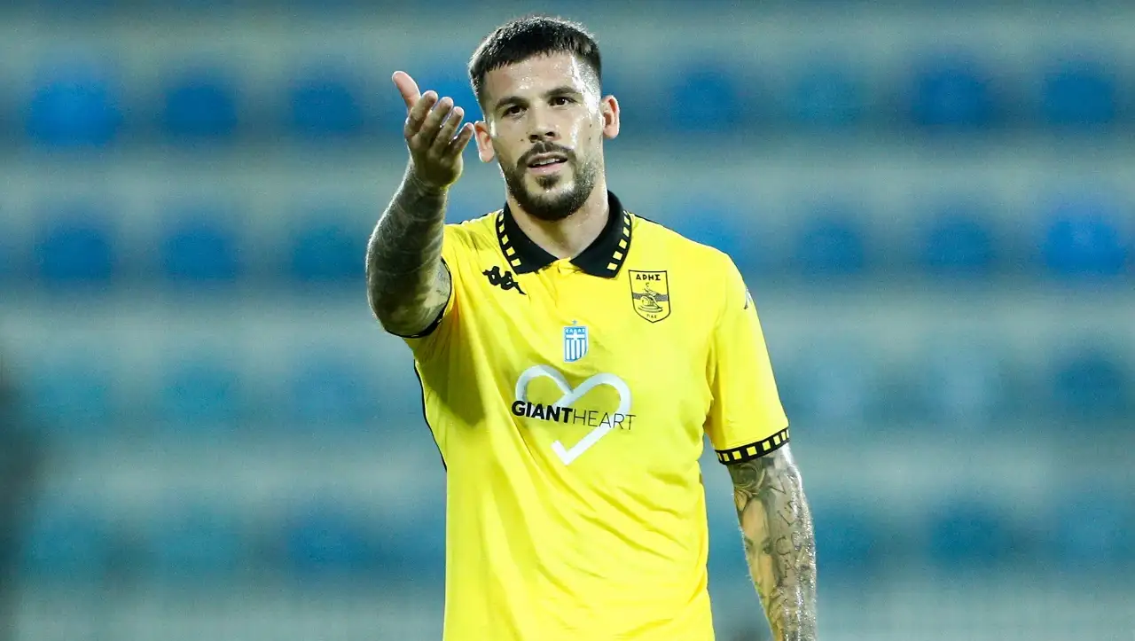 Κάρλες Πέρεθ: Στο νοσοκομείο ο παίκτης του Άρη μετά από επίθεση που δέχθηκε από σκύλο