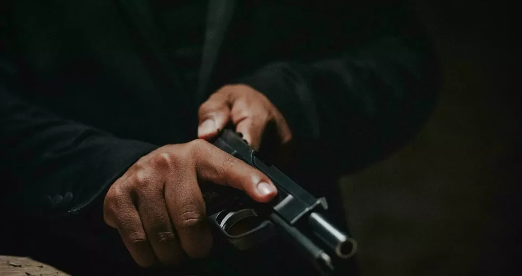 Πυροβόλησαν 44χρονο στην Ακαδημία Πλάτωνος – Τι «βλέπει» πίσω από την επίθεση η Αστυνομία