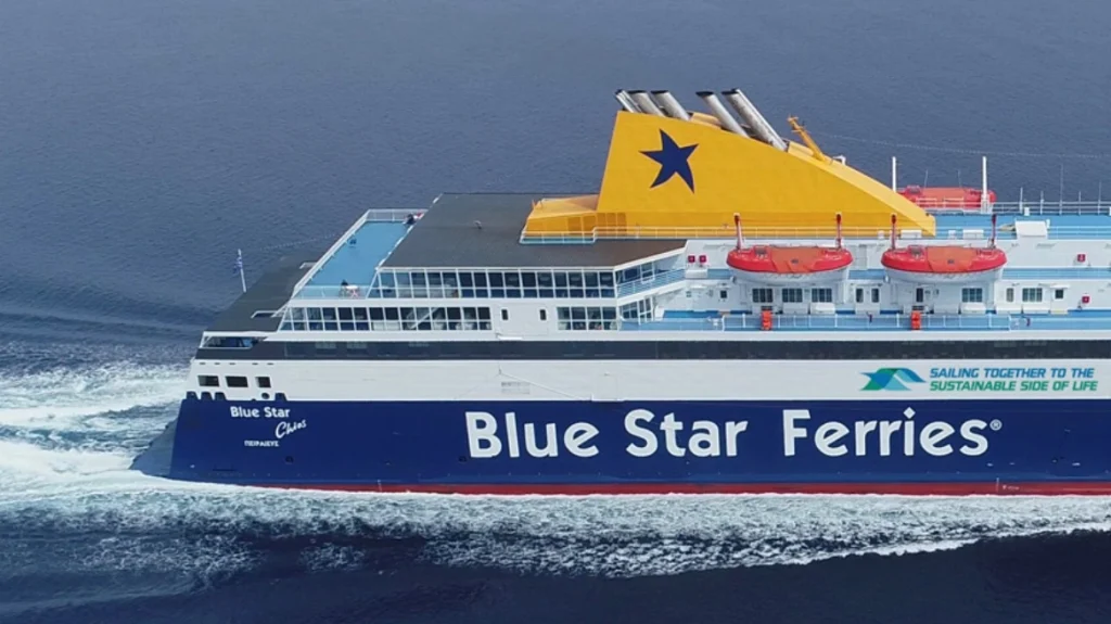 Πρόβλημα στον καταπέλτη του Blue Star Χίος κατά τον κατάπλου στο Ηράκλειο