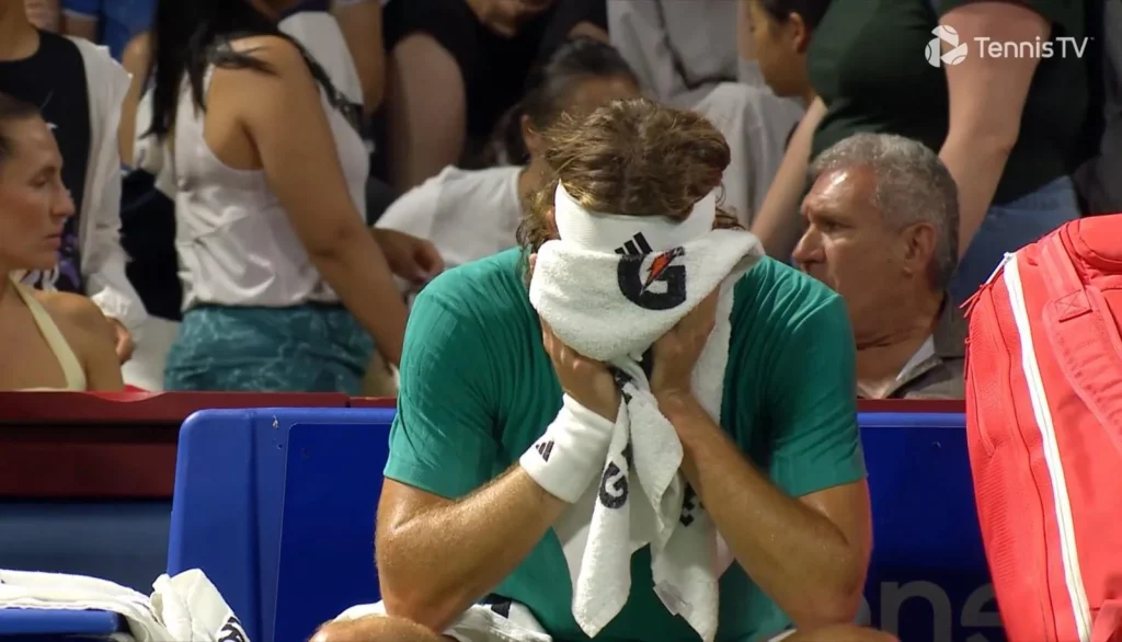 Στέφανος Τσιτσιπάς: Ήττα από τον Ο’Κόνελ και «μούδιασμα» στην εκ νέου επαγγελματική συνεργασία με τον πατέρα του