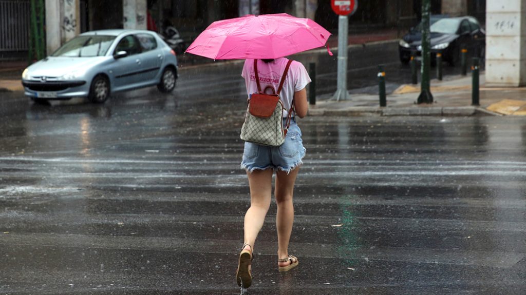 Βροχόπτωση στην Αττική – Κακοκαιρία σε Στερεά Ελλάδα, Μακεδονία και Θεσσαλία