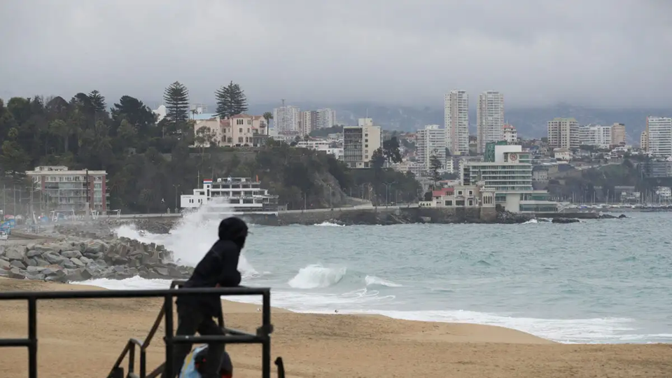 Πάνω από 1,4 εκατ. άνθρωποι απομακρύνθηκαν από τις ακτές της Χιλής υπό τον φόβο τσουνάμι μετά τα 8,8 Ρίχτερ