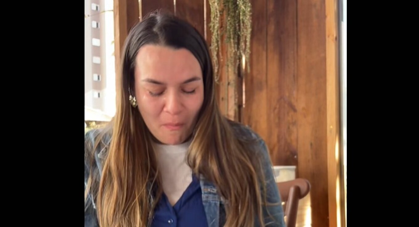 Βραζιλία: Γυναίκα τρώει το τελευταίο γεύμα που της είχε αφήσει η μητέρα της στην κατάψυξη πριν πεθάνει (βίντεο)