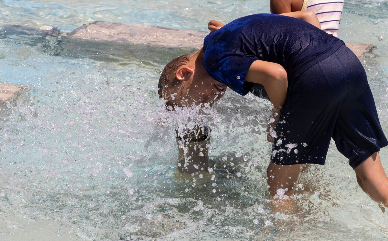 Αυτός θα είναι ο καιρός του Αυγούστου – Πότε θα έρθει καύσωνας και πότε θα έχουμε βροχές