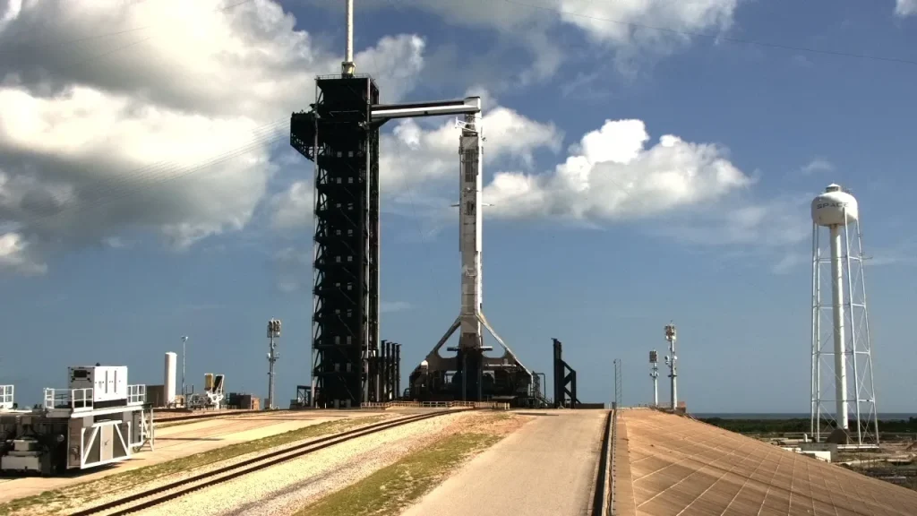 Εκτοξεύτηκε το διαστημόπλοιο της SpaceX με τους 4 αστροναύτες για τον ISS – Δείτε βίντεο