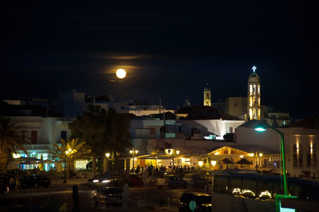 Τήνος: Σφοδρές αντιδράσεις για τις αλλεπάλληλες διακοπές ρεύματος (βίντεο)