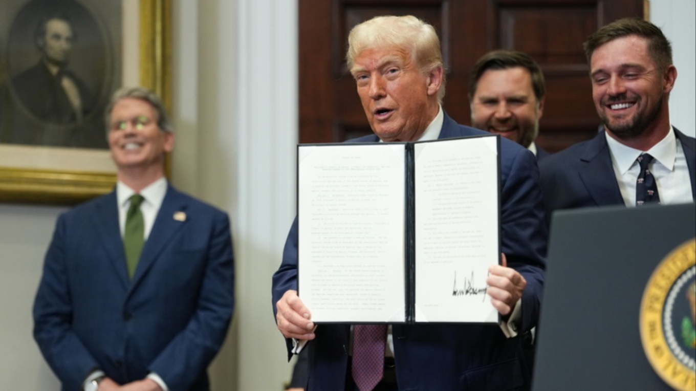 Παγκόσμιοι δασμοί από τις ΗΠΑ: Δείτε την μακρά λίστα με τις δεκάδες χώρες στις οποίες θα εφαρμοστούν τα μέτρα