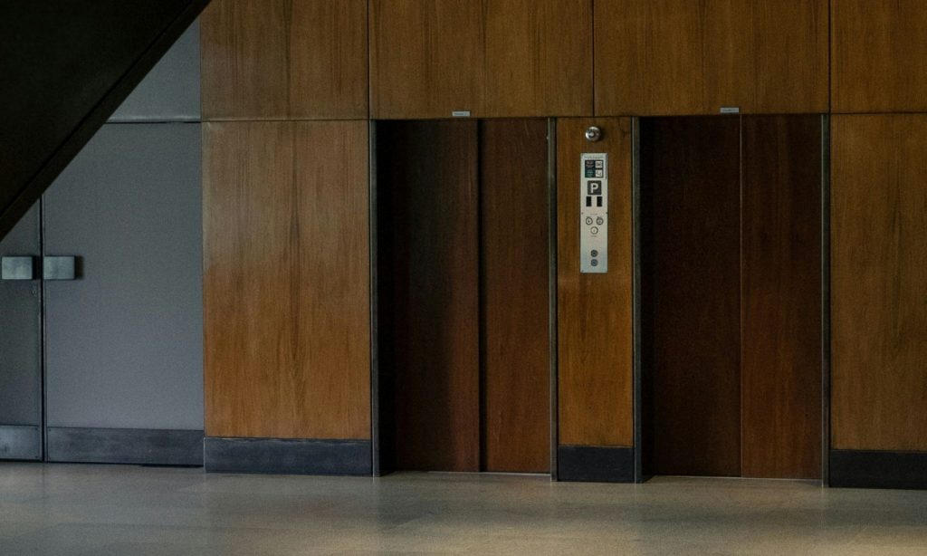 Ξεκίνησε η υποχρεωτική καταγραφή των ανελκυστήρων: Πότε «εκπνέει» η προθεσμία που έχουν ιδιοκτήτες και διαχειριστές