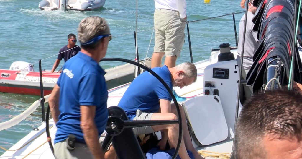 Παρά λίγο ατύχημα για τον βασιλιά Φελίπε σε ιστιοπλοϊκό αγώνα -Πανί έπεσε μόλις εκατοστά από το κεφάλι του (βίντεο)